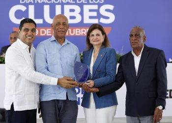 Vicepresidenta Raquel Peña y ministro Kelvin Cruz conmemoran el día de los clubes