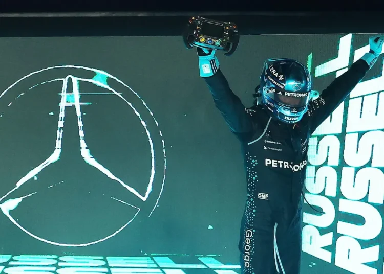 Russell gana en Singapur, donde Alonso fue octavo y Sainz, décimo