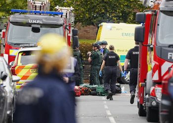 Ataque con cuchillo y atropello de multitud cerca de una sinagoga en el Reino Unido