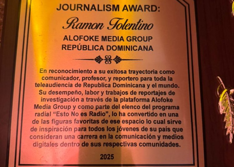 GAHLEP reconoce al periodista Ramón Tolentino junto a altos mandos militares nacionales e internacionales
