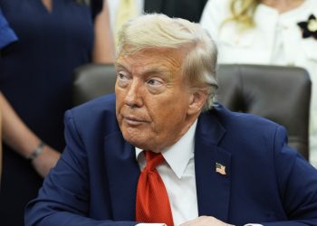 Trump insinúa operaciones terrestres en su guerra contra el narcotráfico en Sudamérica