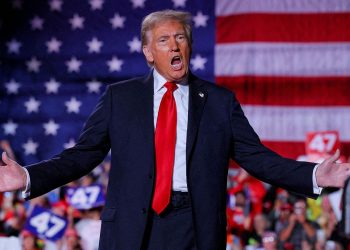 «Eso no es asunto tuyo»: Trump al preguntarle si el tema Bolosonaro estaría en agenda de su reunión con Lula