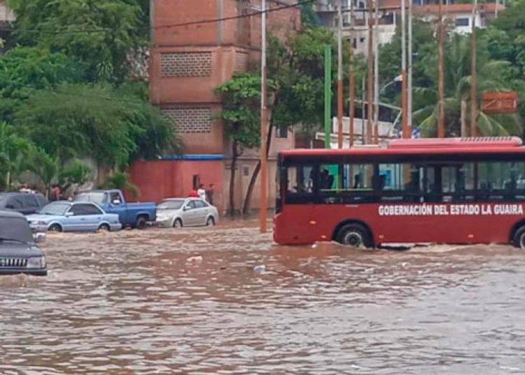 Fuertes lluvias causan daños en varios estados de Venezuela, según las autoridades