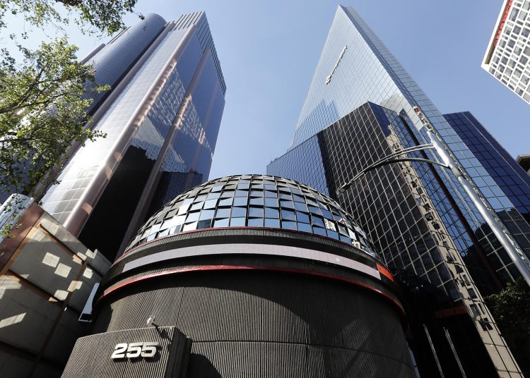 La Bolsa mexicana baja un 0,45 % y se ubica en 63.093,12 unidades