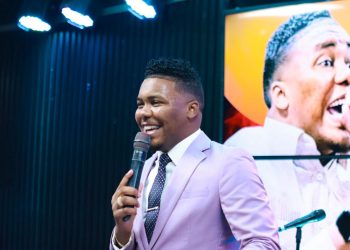 Moisés Cabral pone en circulación su libro “Precio y Gloria”