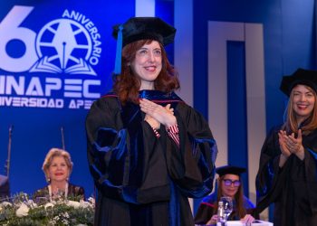 UNAPEC otorga Doctorado Honoris Causa a la escritora española Irene Vallejo