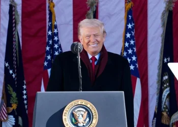 Trump asegura que denunciará por una suma millonaria a la BBC por edición de un discurso