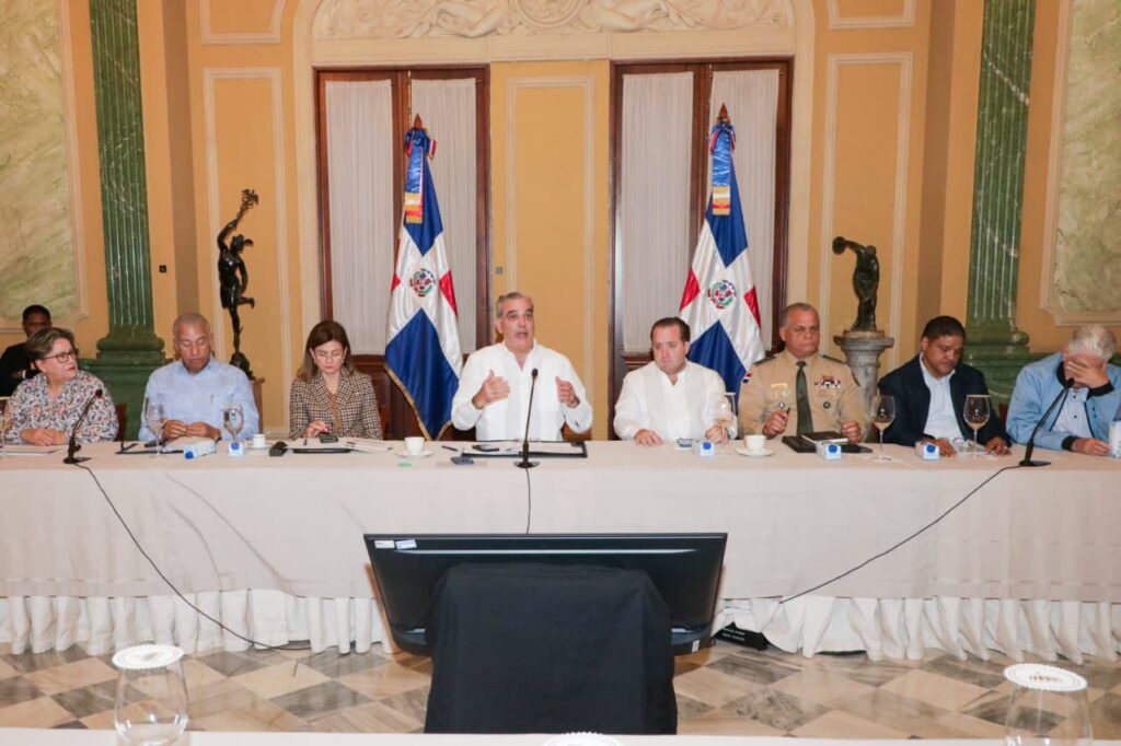 Gobierno dispone de RD$12 mil millones para asistir a afectados por tormenta Melissa | 4 | Gobierno dispone de RD$12 mil millones para asistir a afectados por tormenta Melissa - Noticias de hoy en República Dominicana | De Último Minuto