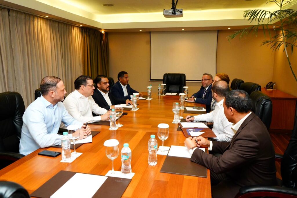 Director de Aduanas se reúne con la gobernadora de Nueva York para fortalecer vínculos comerciales - Noticias de hoy en República Dominicana | De Último Minuto