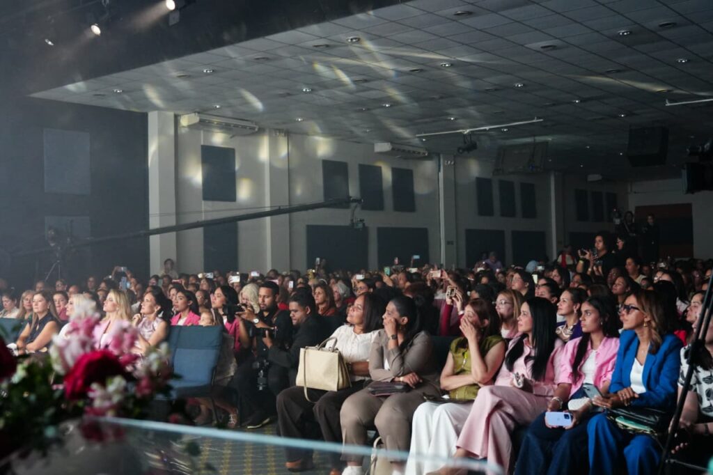 Más de 1,300 mujeres se congregan en Santo Domingo para el XXI Congreso “Déboras 2025”