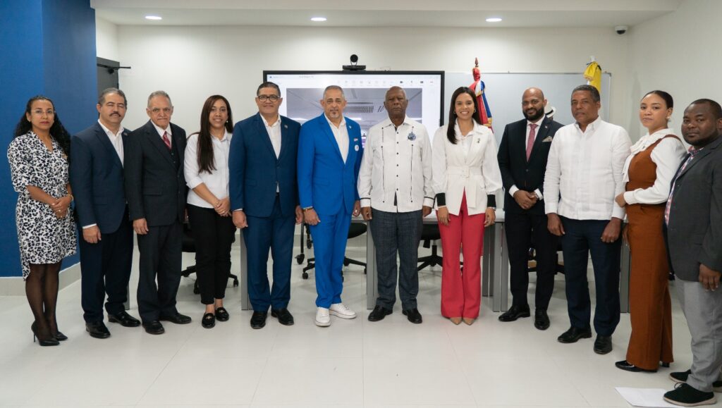 Diputada Patricia Núñez impulsa oportunidades educativas para jóvenes de Santo Domingo Norte con encuentro en UNISNORTE
