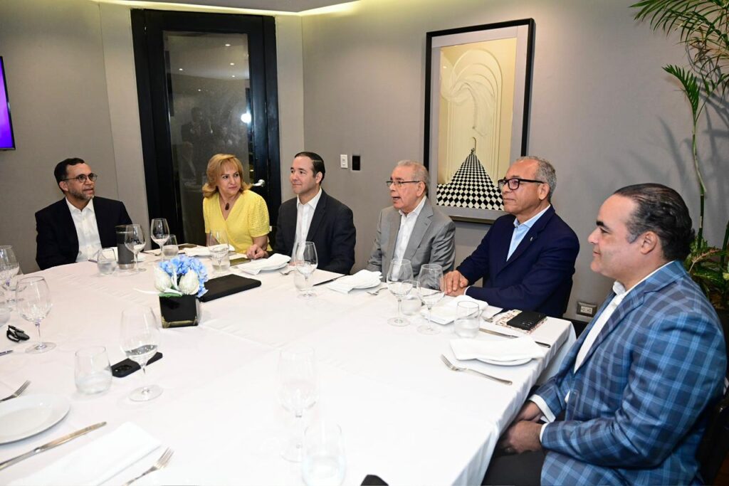 Danilo Medina sostiene encuentro con aspirantes presidenciales PLD - Noticias de hoy en República Dominicana | De Último Minuto