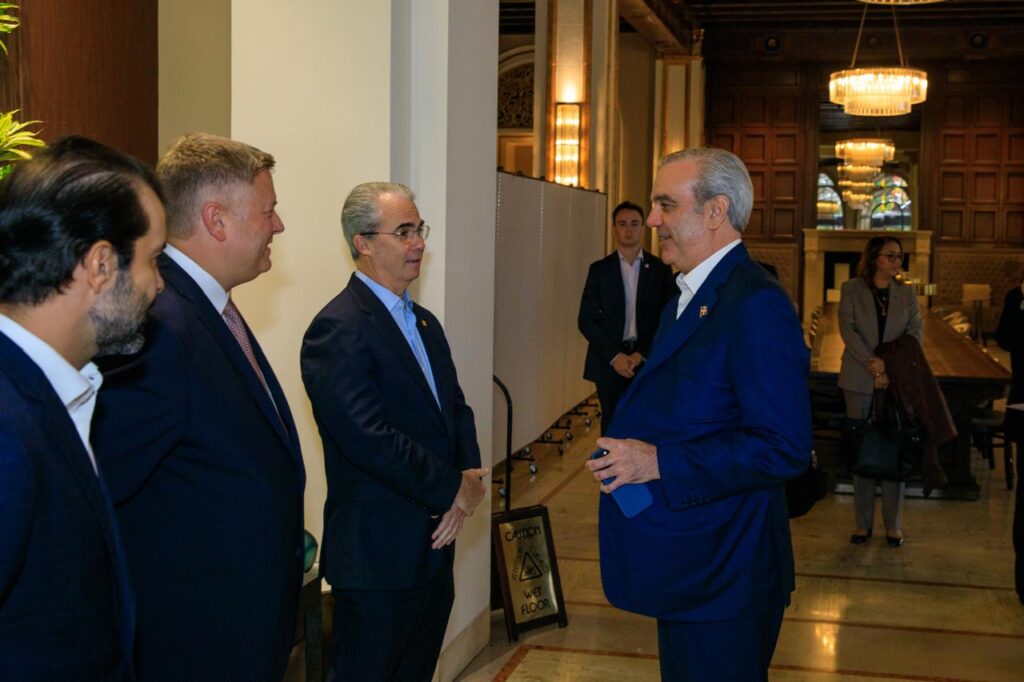 Abinader inicia visita de dos días en San José, California, donde participará en reunión anual de Semiconductores - Noticias de hoy en República Dominicana | De Último Minuto