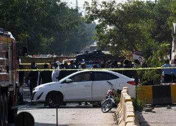 Un atacante suicida vinculado a los talibanes paquistaníes mata a 12 personas en Islamabad