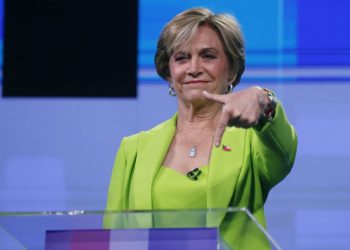 Chile celebra elecciones en medio de alta polarización; Evelyn Matthei se presenta como candidata de unidad