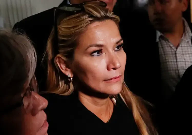 Expresidenta de Bolivia, Jeanine Áñez, es liberada tras más de cuatro años de reclusión