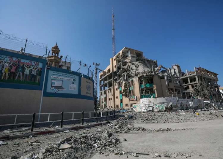 La Universidad Islámica de Gaza regresa a las clases entre edificios reducidos a escombros