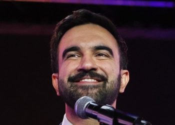 El demócrata socialista Mamdani gana la alcaldía de Nueva York: se convierte en el primer mandatario musulmán de la ciudad