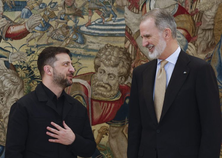 Felipe VI reafirma a Zelenski todo el apoyo español a Ucrania el tiempo que sea necesario
