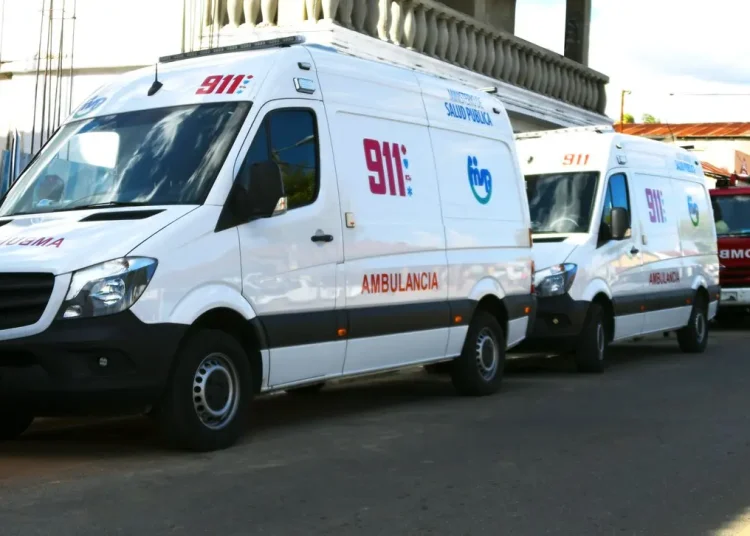 Hombre que agredió a su pareja en Azua, se lanza por un barranco