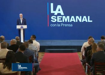 Presidente Abinader anuncia licitación para «mejorar sustancialmente» la playa de Boca Chica