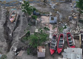 Huracán Melissa deja más de 120,000 viviendas dañadas y 27 comunidades aisladas en el oeste de Jamaica