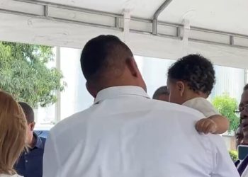 Thiago, huérfano de la tragedia Jet Set, recibe bautismo en misa del séptimo mes del suceso