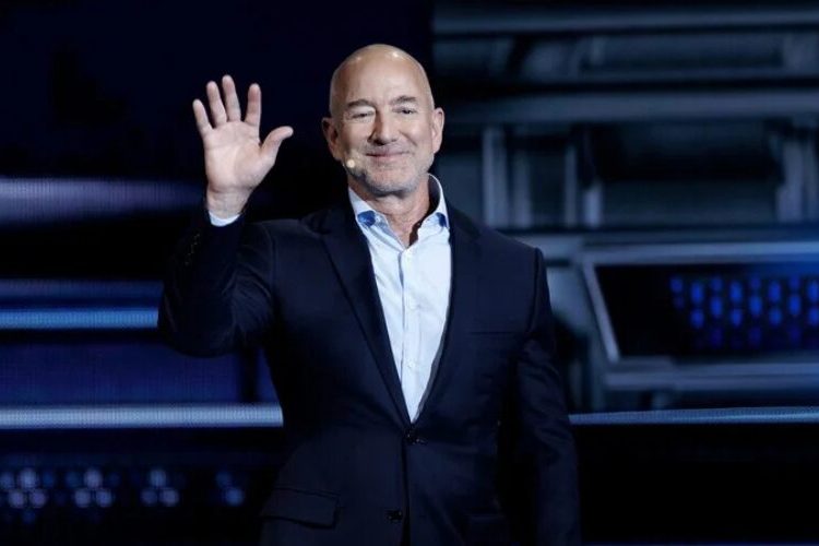 Jeff Bezos busca construir centros de datos en el espacio con su empresa Blue Origin