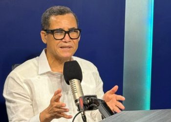 “Este gobierno ha hecho 44 aumentos salariales, más que ningún otro”, afirma Eddy Olivares