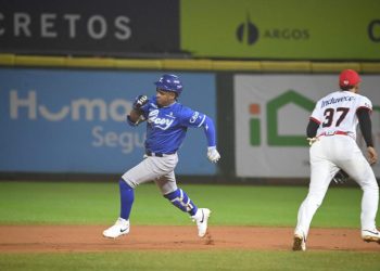 Licey supera 4-2 al Escogido con aportes claves de Leyba, Núñez y Rojas Jr.
