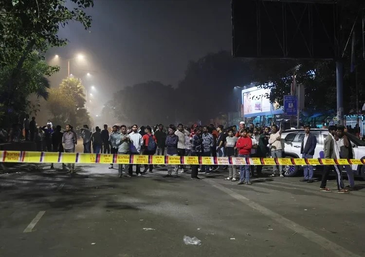 Al menos 8 muertos y 15 heridos por una explosión en el centro de Nueva Delhi