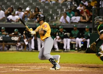 Emmanuel Rodríguez es retirado por los Mellizos