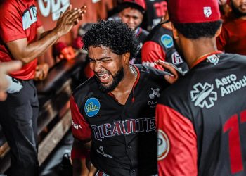 Kelvin Gutiérrez guía triunfo de los Gigantes con jonrón y cuatro remolcadas