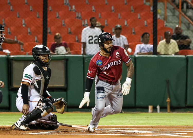 García impulsa triunfo 3-2 de los Gigantes sobre los Toros en La Romana