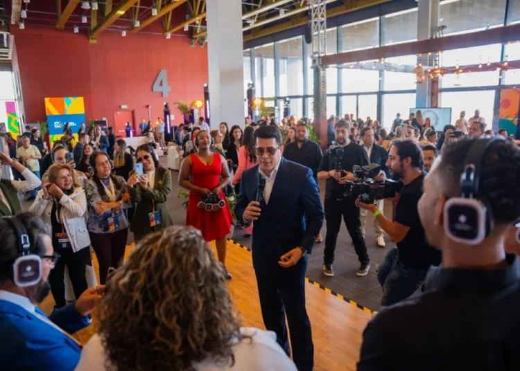 Collado lanza en Colombia campaña de promoción ‘Conoce el Paraíso’