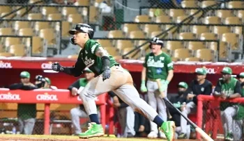 Ismael Munguía impulsa la victoria en el 12º inning y las Estrellas Orientales frenan su racha negativa
