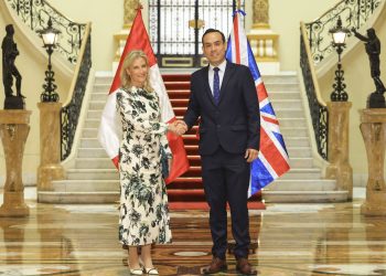 La duquesa de Edimburgo se reúne con el presidente de Perú, tras conocer la Amazonía