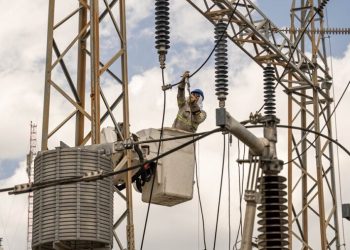 Abinader anuncia integración de 200 megavatios al sistema eléctrico tras apagón nacional