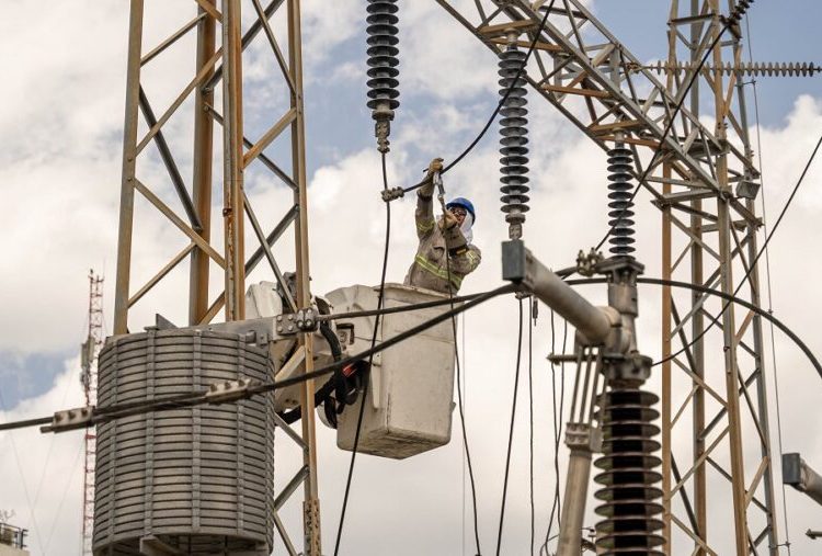 Abinader anuncia integración de 200 megavatios al sistema eléctrico tras apagón nacional