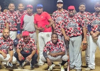 Aliados y Macdougall ganan en torneo de softbol Copa Navidad Mide 2025