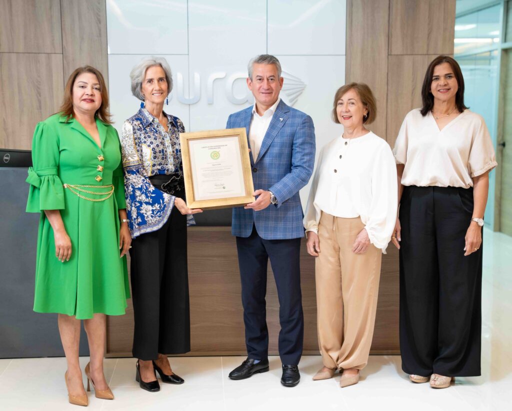 Seguros SURA recibe por tercer año consecutivo la Certificación Oro en Gestión Ambiental - Noticias de hoy en República Dominicana | De Último Minuto