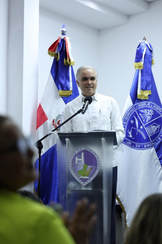 UASD rinde homenaje a Hatuey De Camps Jiménez e inauguran Aula Inteligente - Noticias de hoy en República Dominicana | De Último Minuto