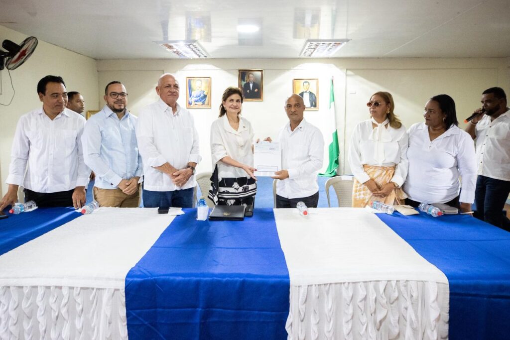 Vicepresidenta encabeza inauguración centro del Programa Oportunidad 14-24: entrega obras en el Cibao - Noticias de hoy en República Dominicana | De Último Minuto