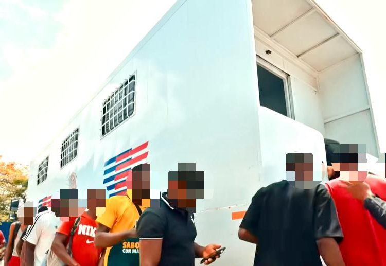 DGM continúan interdicciones y detienen otros 815 nacionales haitianos