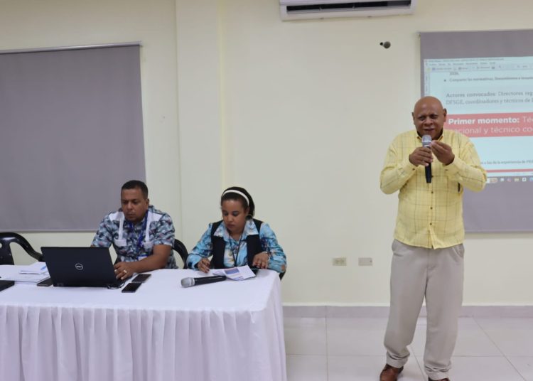 Regional 03 Azua desarrolla mesas técnicas PRECE con participación de Distritos Educativos