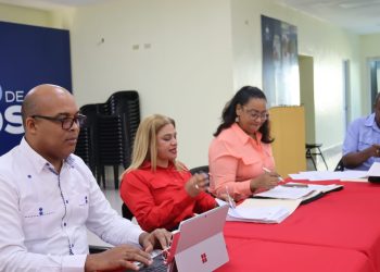 Ministerio de Educación fortalece supervisión y evaluación de colegios privados en Azua