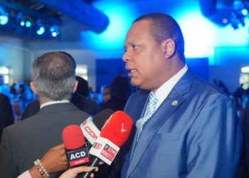 Eddy Alcántara califica de “populista” y sin fundamento propuesta de indexación laboral de Omar Fernández