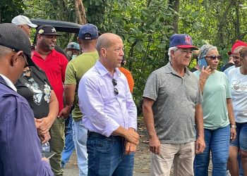 Director Distrital de Juma Bejucal realiza vigilia pacífica y exige respuesta por el deterioro del puente que comunica con San Isidro