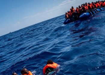 Italia bloquea de nuevo el barco de una ONG por desobedecer el puerto asignado