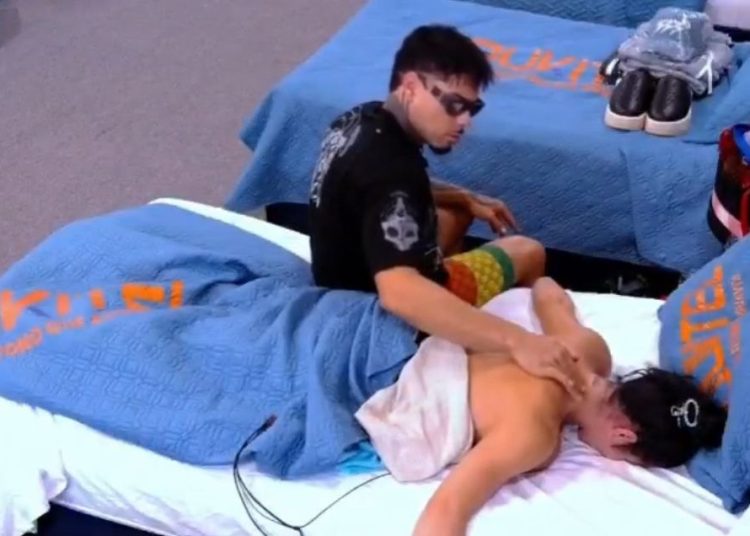 Esposa de Carlos Montesquieu le envía mensaje por darle un masaje a Diosa Canales